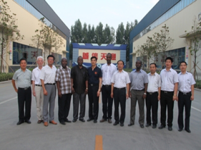 熱烈歡迎非洲諸國(guó)大使代表團(tuán)訪問天意機(jī)械！